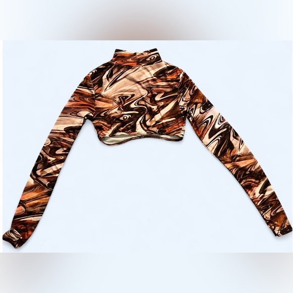 PrettyLittleThing Y2K Marble Print Long Sleeve Crop Top | Size 0 - Picture 3 of 4